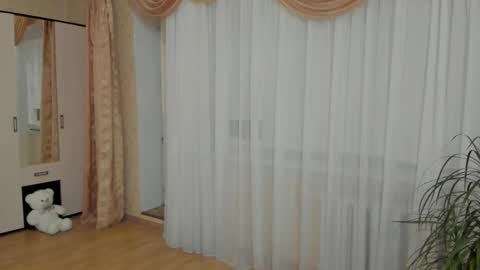 Snapshot of julia__cherry_ chatting on March 1, 4:54 pm julia__cherry_ online show from March 1, 4:54 pm