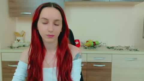 JuliaJae online show from April 28, 7:02 am