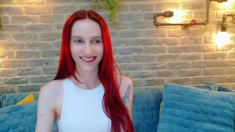 JuliaJae online show from May 5, 6:32 am