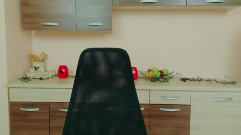 JuliaJae online show from June 8, 6:36 am