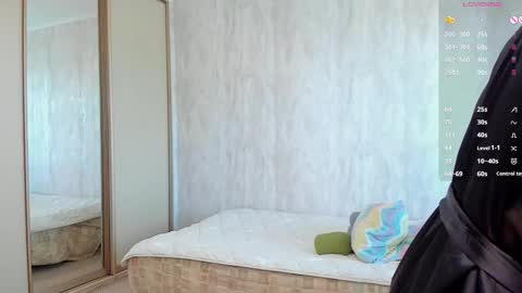 Julia online show from September 27, 1:43 am