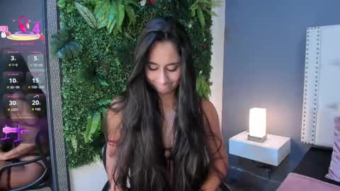 J U L IA   M A R T I N E Z online show from September 24, 11:35 am