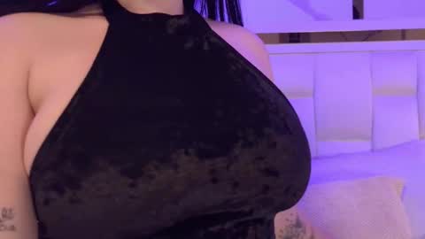 julia_sm online show from March 27, 7:46 pm