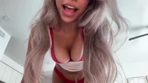 Julia Brooks online show from December 15, 7:51 pm