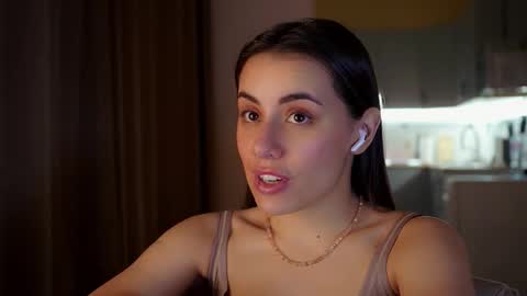 Snapshot of juliacontrol chatting on March 5, 2:46 pm Molly online show from March 5, 2:46 pm