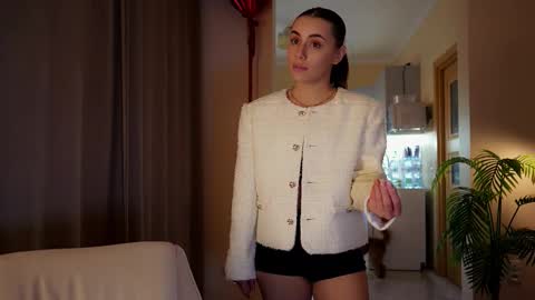 Snapshot of juliacontrol chatting on March 18, 3:15 pm Molly online show from March 18, 3:15 pm