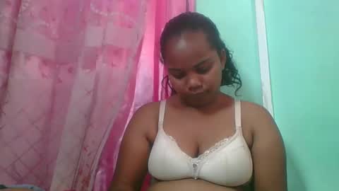 Snapshot of juliah02 chatting on January 24, 5:42 am juliah02 online show from January 24, 5:42 am