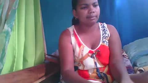 Snapshot of juliah02 chatting on February 4, 6:14 am juliah02 online show from February 4, 6:14 am