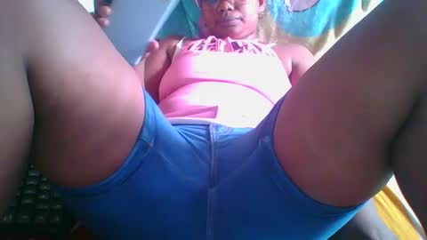 Snapshot of juliah02 chatting on February 13, 12:00 pm juliah02 online show from February 13, 12:00 pm