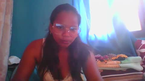Snapshot of juliah02 chatting on February 15, 8:44 am juliah02 online show from February 15, 8:44 am
