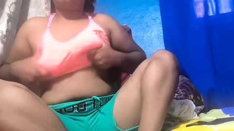 Snapshot of juliah02 chatting on February 16, 1:38 pm juliah02 online show from February 16, 1:38 pm