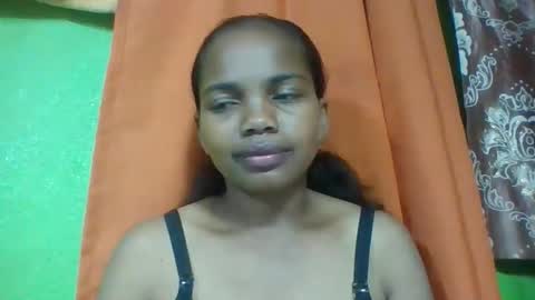 Snapshot of juliah02 chatting on March 28, 4:12 am juliah02 online show from March 28, 4:12 am