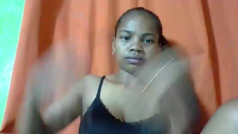 juliah02 online show from April 14, 2:50 am