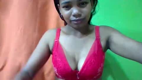 juliah02 online show from May 3, 3:56 am