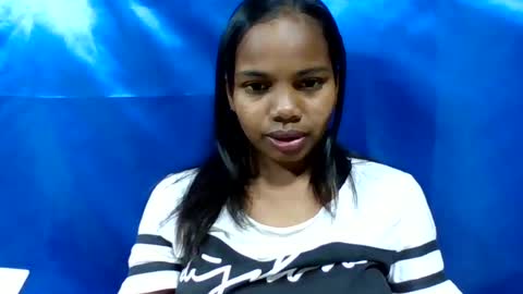 juliah02 online show from June 16, 4:48 am