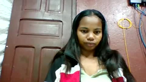 juliah02 online show from June 24, 5:28 am