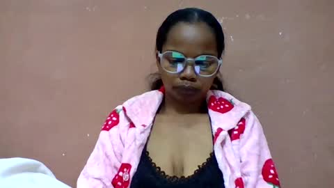juliah02 online show from July 7, 8:07 am
