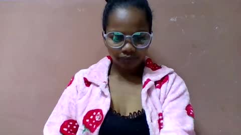 juliah02 online show from July 8, 5:23 am