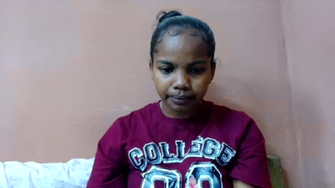 juliah02 online show from July 30, 6:34 am