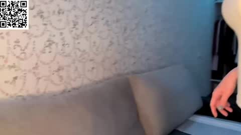 Kate online show from May 17, 7:10 pm