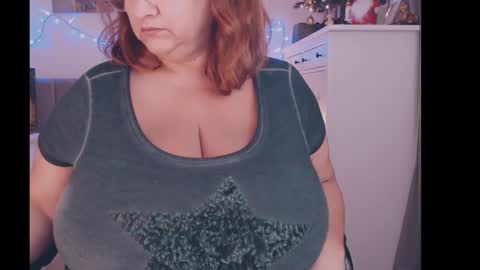 julialiones online show from December 20, 8:45 pm