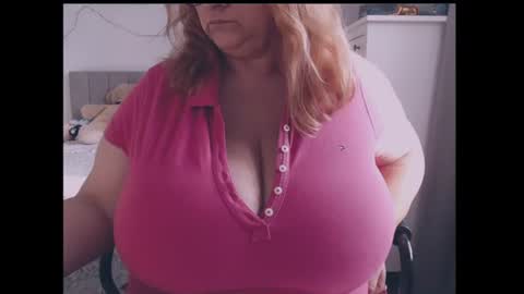 julialiones online show from July 4, 3:40 pm