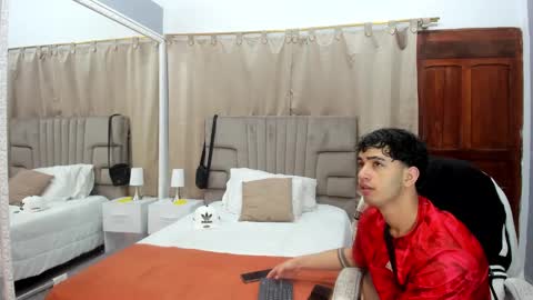 Snapshot of julian_billy chatting on January 5, 11:37 am julian billy online show from January 5, 11:37 am