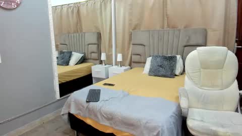 Snapshot of julian_billy chatting on January 16, 2:41 pm julian billy online show from January 16, 2:41 pm