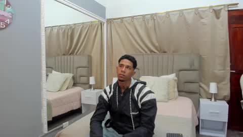 Snapshot of julian_billy chatting on February 23, 11:33 am julian billy online show from February 23, 11:33 am