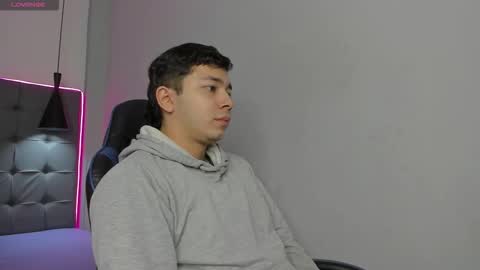 Snapshot of julian_smith21 chatting on March 3, 12:33 pm julian_smith21 online show from March 3, 12:33 pm