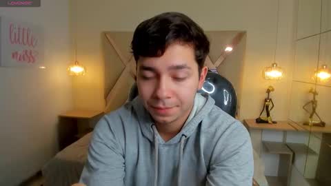 Snapshot of julian_smith21 chatting on March 15, 3:40 pm julian_smith21 online show from March 15, 3:40 pm