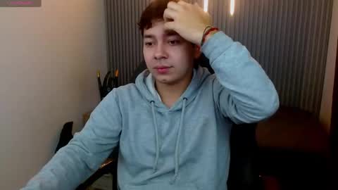 Snapshot of julian_smith21 chatting on March 20, 11:48 am julian_smith21 online show from March 20, 11:48 am