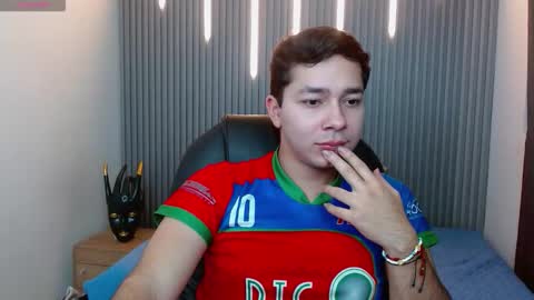 Snapshot of julian_smith21 chatting on March 22, 3:10 am julian_smith21 online show from March 22, 3:10 am