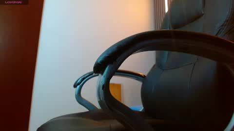 Snapshot of julian_smith21 chatting on March 27, 1:55 pm julian_smith21 online show from March 27, 1:55 pm