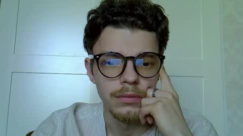 julian_velvet online show from May 23, 11:25 am