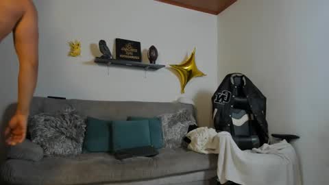 julian_wallace online show from October 15, 6:52 pm