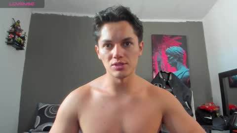 Snapshot of julian_wallace1 chatting on June 10, 6:40 pm julian_wallace1 online show from June 10, 6:40 pm