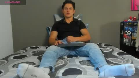 Snapshot of julian_wallace1 chatting on June 11, 9:46 pm julian_wallace1 online show from June 11, 9:46 pm