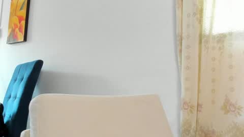 julian_wallace1 online show from July 1, 3:45 pm