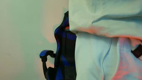 julian_wallace1 online show from July 24, 11:36 pm