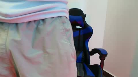 julian_wallace1 online show from July 28, 7:39 pm
