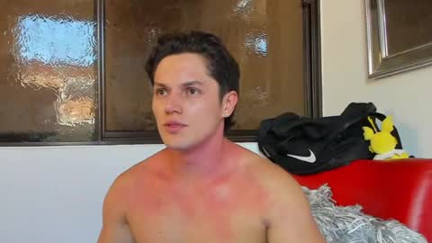 julian_wallace1 online show from August 2, 8:29 pm