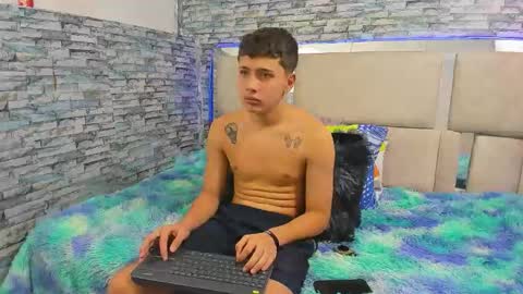 julian online show from October 31, 4:08 pm