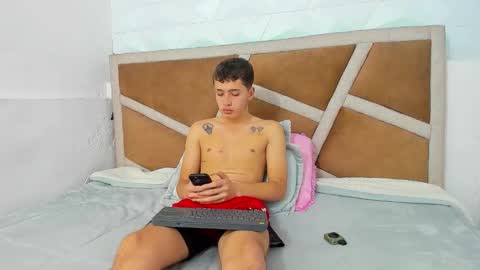 julian online show from November 21, 5:00 pm