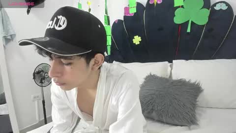 Julian online show from March 4, 7:20 pm