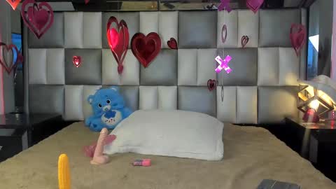 Snapshot of juliana_js_ chatting on February 11, 8:52 pm juliana_js_ online show from February 11, 8:52 pm