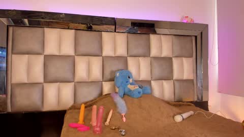 Snapshot of juliana_js_ chatting on March 6, 8:59 pm juliana_js_ online show from March 6, 8:59 pm