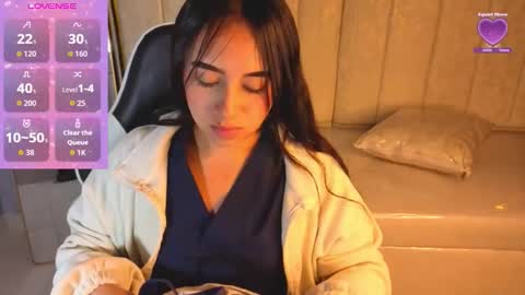 Snapshot of juliana_tx chatting on November 11, 2:22 am Online 2200 to 600 online show from November 11, 2:22 am