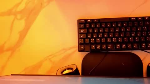 Snapshot of juliana_tx chatting on November 16, 3:01 am Online 2200 to 600 online show from November 16, 3:01 am