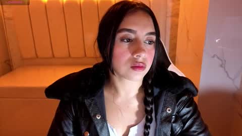 Snapshot of juliana_tx chatting on November 22, 2:54 am Online 2200 to 600 online show from November 22, 2:54 am